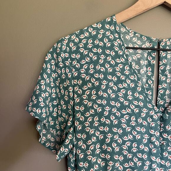 Rails Sophia Romper Lotus Green Floral Lightweight Flutter Sleeve Size XS Chic‎ - Picture 8 of 16